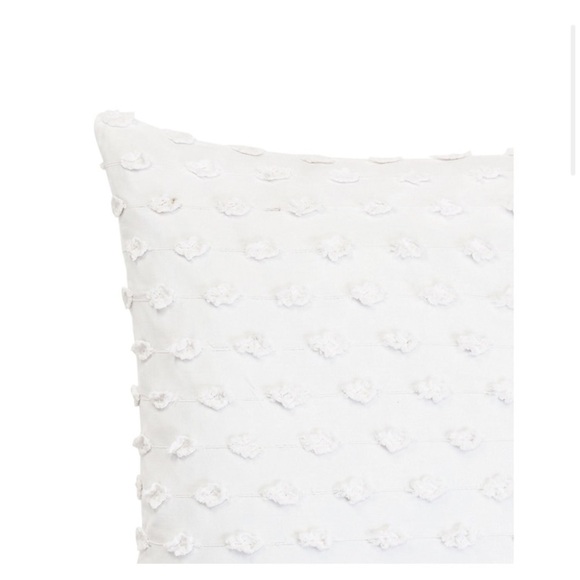 NWT Trina Turk Decorative Throw Wht Fringe Pillow - Picture 3 of 15